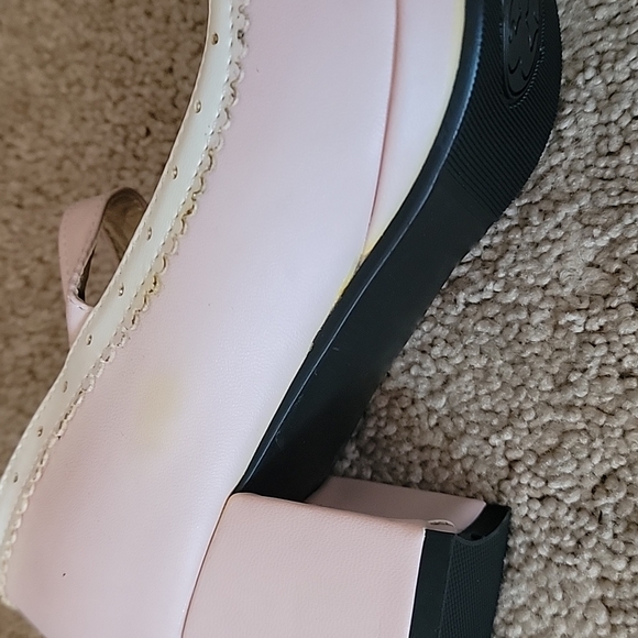 Pink & white strap shoes - Picture 9 of 11